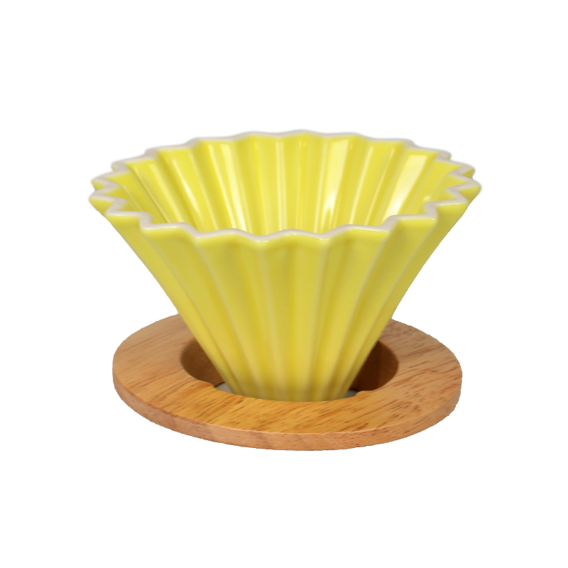 Rippled Dripper with Wood Stand 1-2 cups (Yellow) - Curve Coffee Collaborators